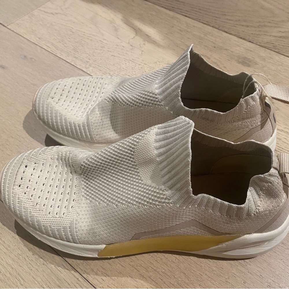Pearl white Oysho slip-on sneakers